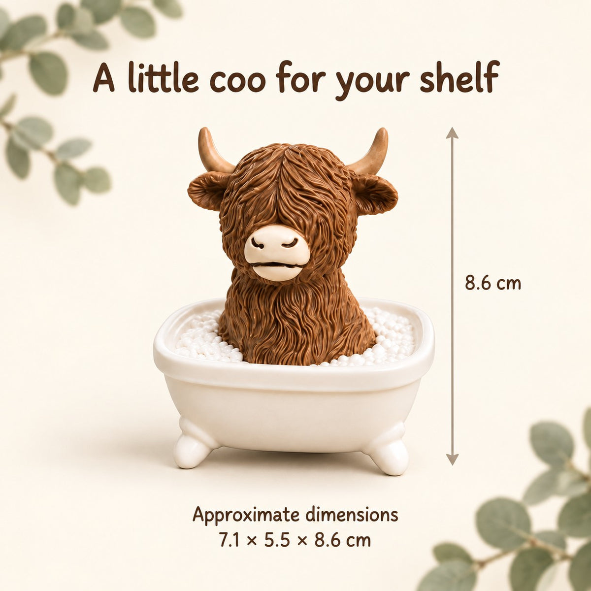 Bathtub Highland cow figurine dimensions, approximately 7.1 by 5.5 by 8.6 cm, with an 8.6 cm height arrow.